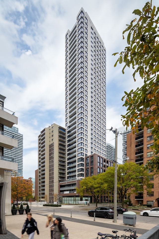 89-101 Roehampton Avenue