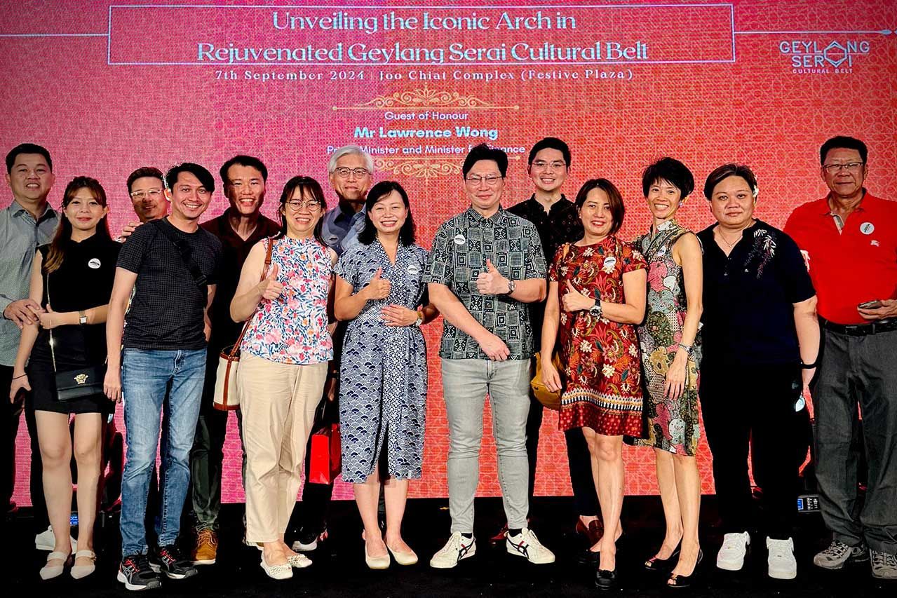 Gelylang Serai project team with Sinapore Prime Minister