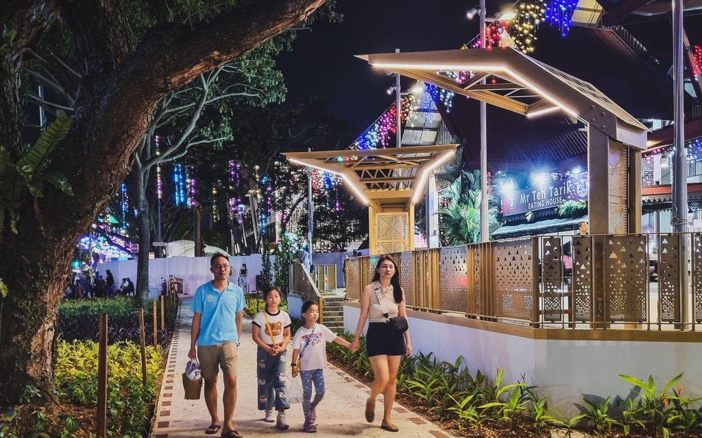 Geyland Serai people at the market night time lights