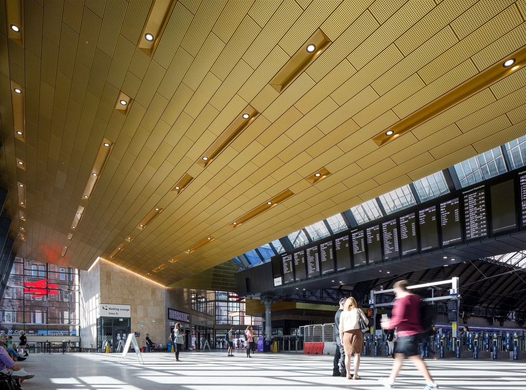 Glasgow Queen Street Station interior 03
