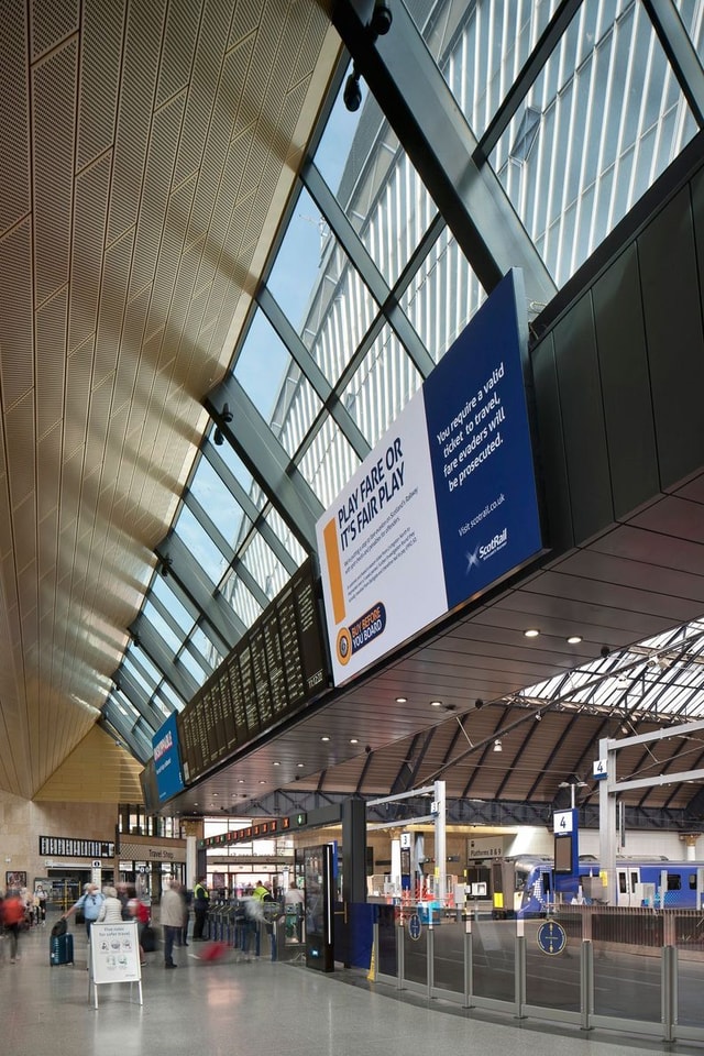Glasgow Queen Street Station interior 08