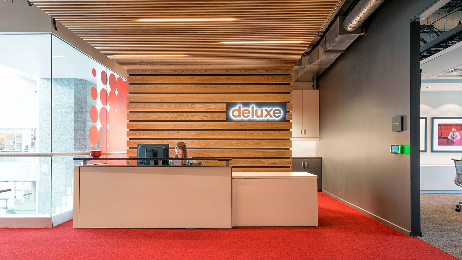 Company 3 Deluxe interior